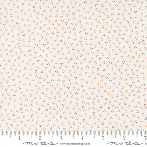 Birch and Willow Spring Dots Cloud - 37728 11 - Moda Fabrics - Nebraska Quilt Company - F262084