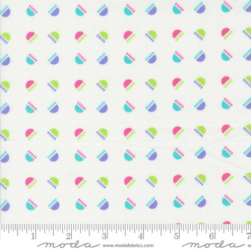Fiesta Party Bunting Blenders Geometric Sugar Multi - 22474 11 - Moda Fabrics - Nebraska Quilt Company - F09644