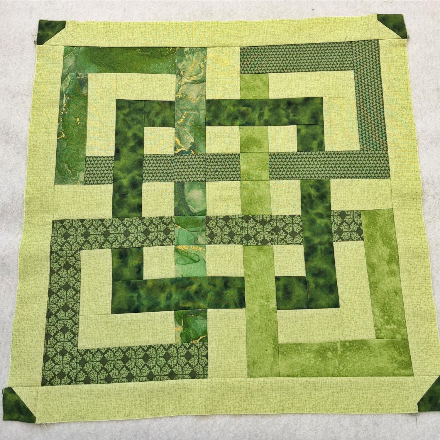 Monthorations Four get me Knot BOM Pattern Table Topper Kit - Nebraska Quilt Company - K260160