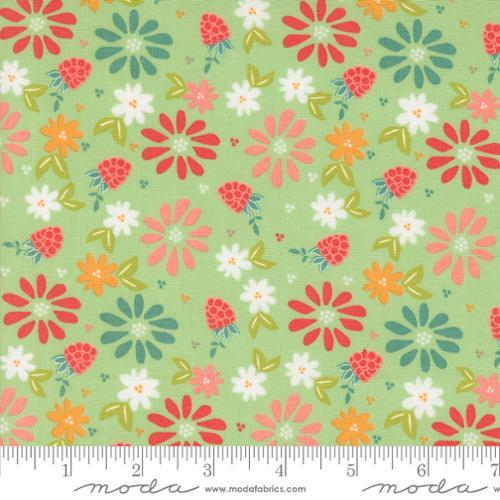 Raspberry Summer Spring Berries Florals Mint Multi - 37690 15 - Moda Fabrics - Nebraska Quilt Company - F2401287