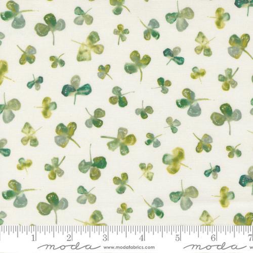 Sweet Cecily Clover Lily White - 24643 11 - Moda Fabrics - Nebraska Quilt Company - F251391