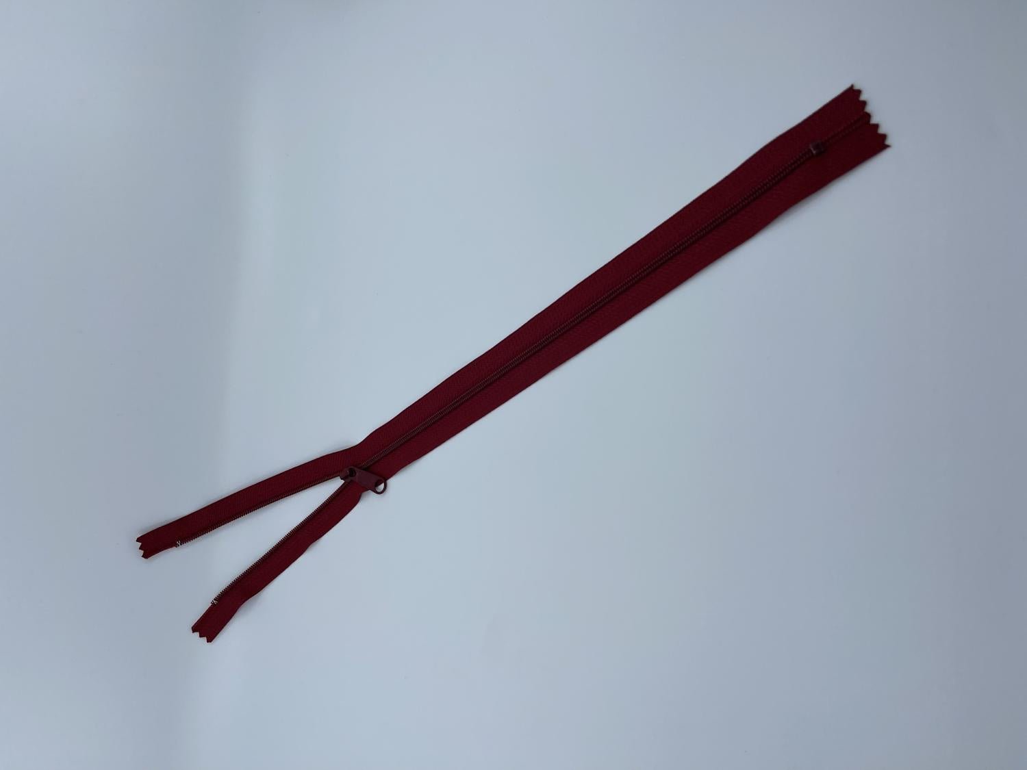 18" Zipper Cranberry Red - Nebraska Quilt Company - N01144