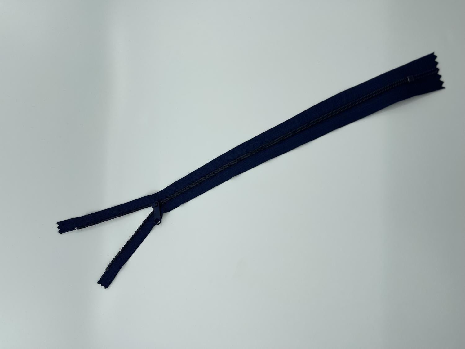 18" Zipper Navy Blue ZZ18NB - Nebraska Quilt Company - N15692