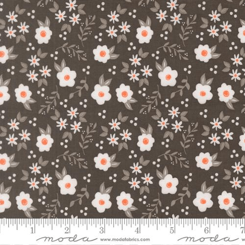 Birch and Willow Mums Charcoal - 37725 18 - Moda Fabrics - Nebraska Quilt Company - F262076