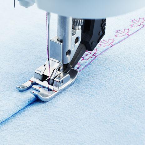 PFAFF® Right Edge Bi-Level Foot for IDT™ System - Nebraska Quilt Company - A821007096