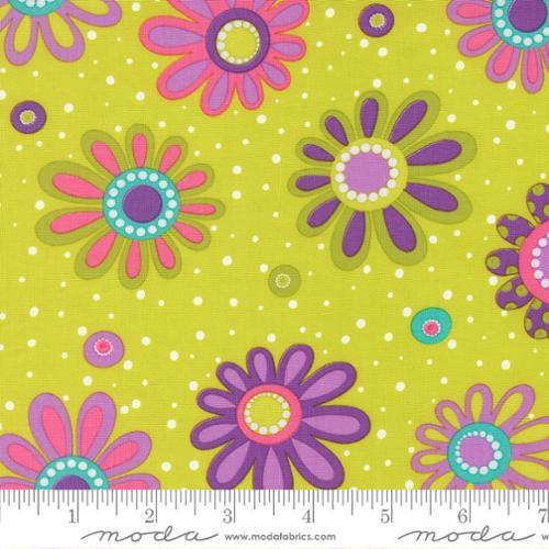 Pick Me Flower Power Lime Green - 22497 15 - Moda Fabrics - Nebraska Quilt Company - F251350