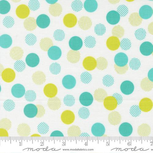 Pick Me Playful Dot Sugar White - 22494 11 - Moda Fabrics - Nebraska Quilt Company - F251335