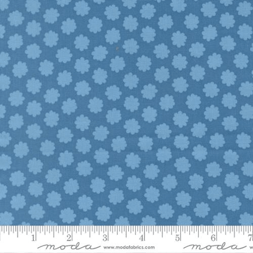 Scenery Puffball Small Floral Coastal - 51276 15 - Moda Fabrics - Nebraska Quilt Company - F261332