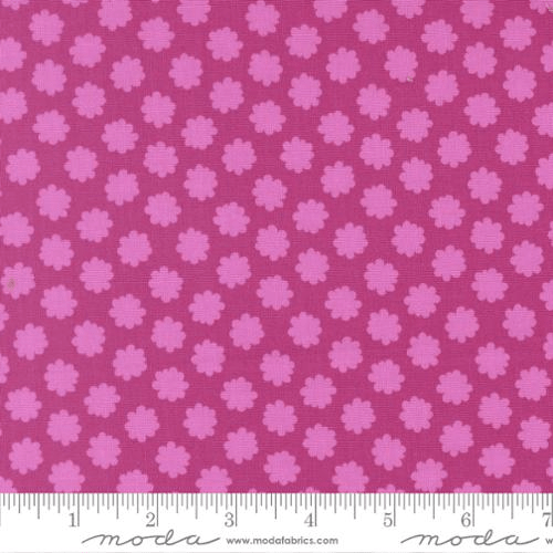 Scenery Puffball Small Floral Passion Fruit - 51276 20 - Moda Fabrics - Nebraska Quilt Company - F261333