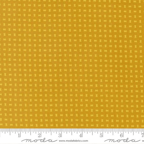 Scenery Spools Blenders Golden - 51277 12 - Moda Fabrics - Nebraska Quilt Company - F261335