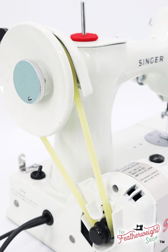 Singer Featherweight 221/222 Belt White - Nebraska Quilt Company - ASB-194144-WHITE