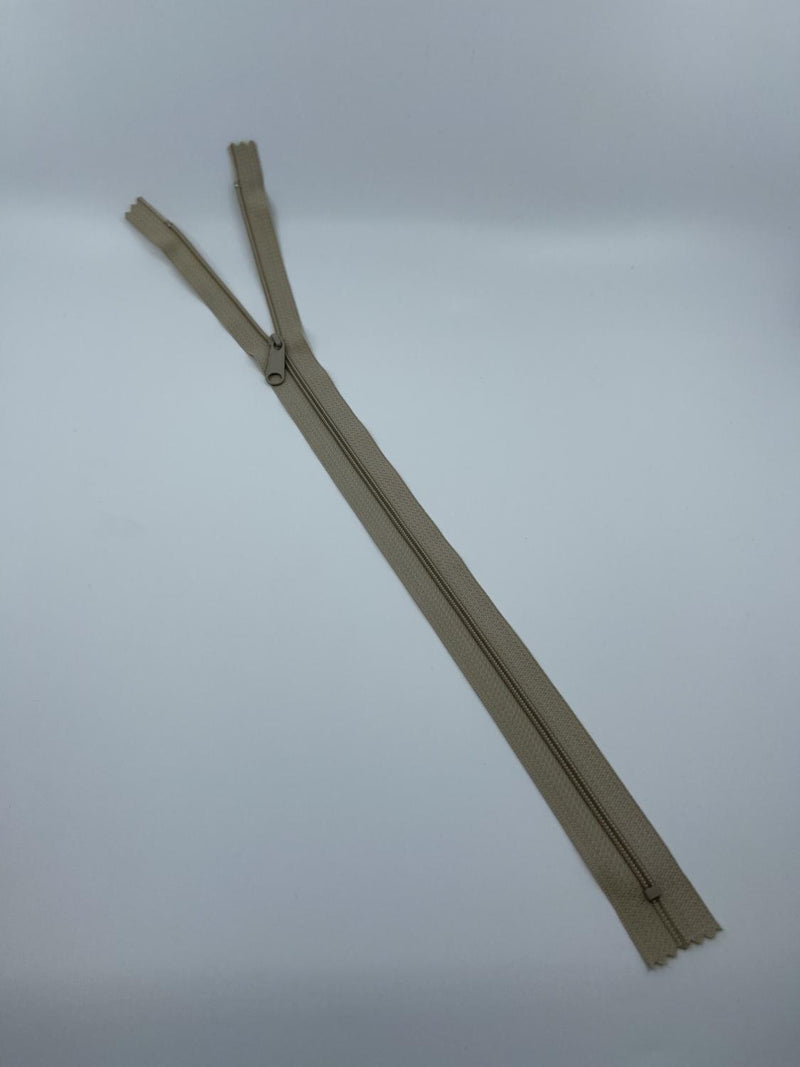 18" Zipper Beige ZZ18B