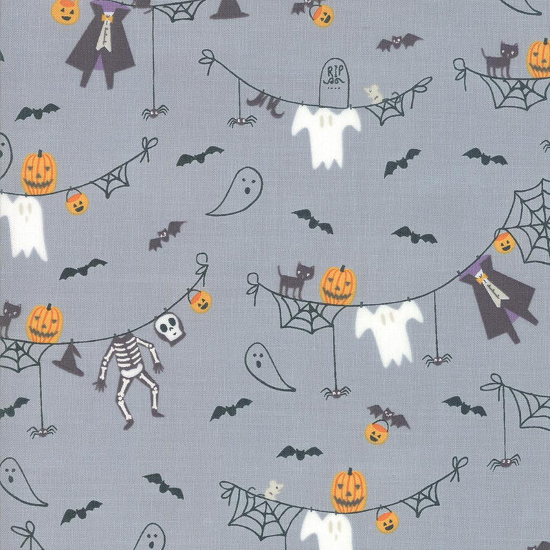 Ghouls Goodies Clothesline Gray