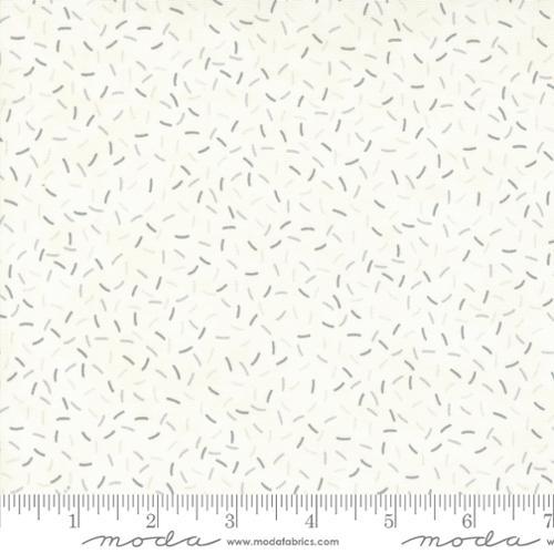 Silhouettes Cream Multi Dots - 6935 16 - Moda Fabrics - Nebraska Quilt Company - F04941